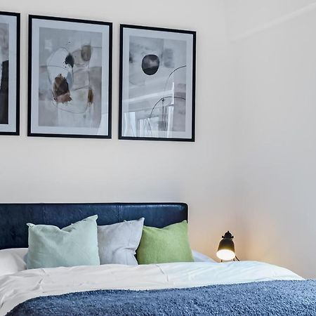 Stylish Excel 3 Bedroom Flat Londres Exterior foto
