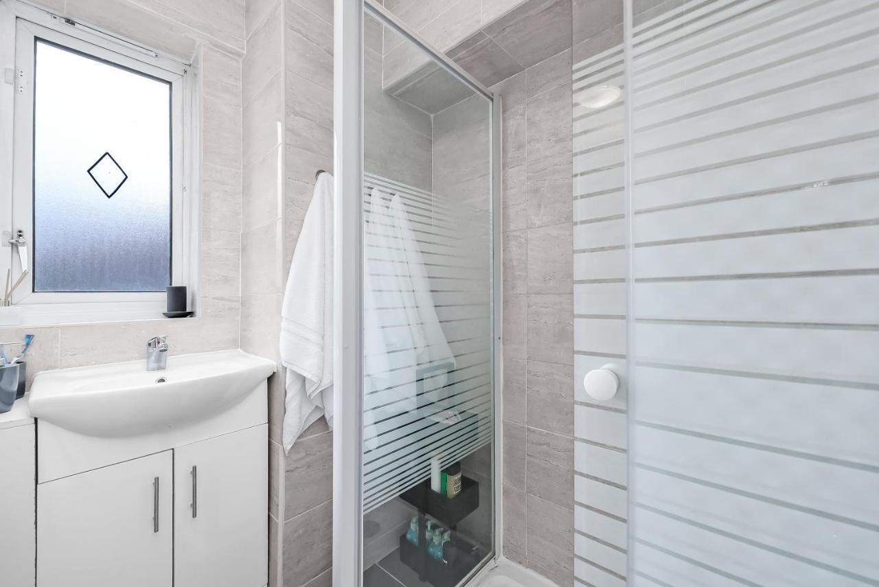 Stylish Excel 3 Bedroom Flat Londres Exterior foto